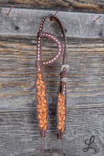 Load image into Gallery viewer, Shamrock and White Buckstitch Headstall - REGULAR cheek