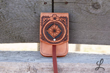 Load image into Gallery viewer, Square Daisy Phone Pocket