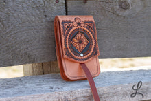 Load image into Gallery viewer, Square Daisy Phone Pocket