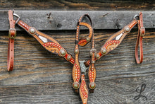 Load image into Gallery viewer, Red and White Tack Set