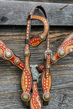 Load image into Gallery viewer, Red and White Tack Set