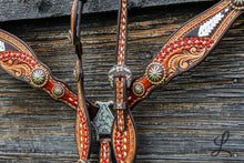 Load image into Gallery viewer, Red and White Tack Set