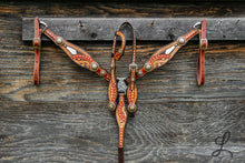 Load image into Gallery viewer, Red and White Tack Set