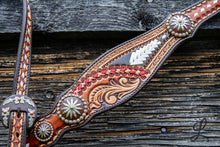 Load image into Gallery viewer, Red and White Tack Set