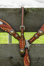 Load image into Gallery viewer, Red and White Tack Set